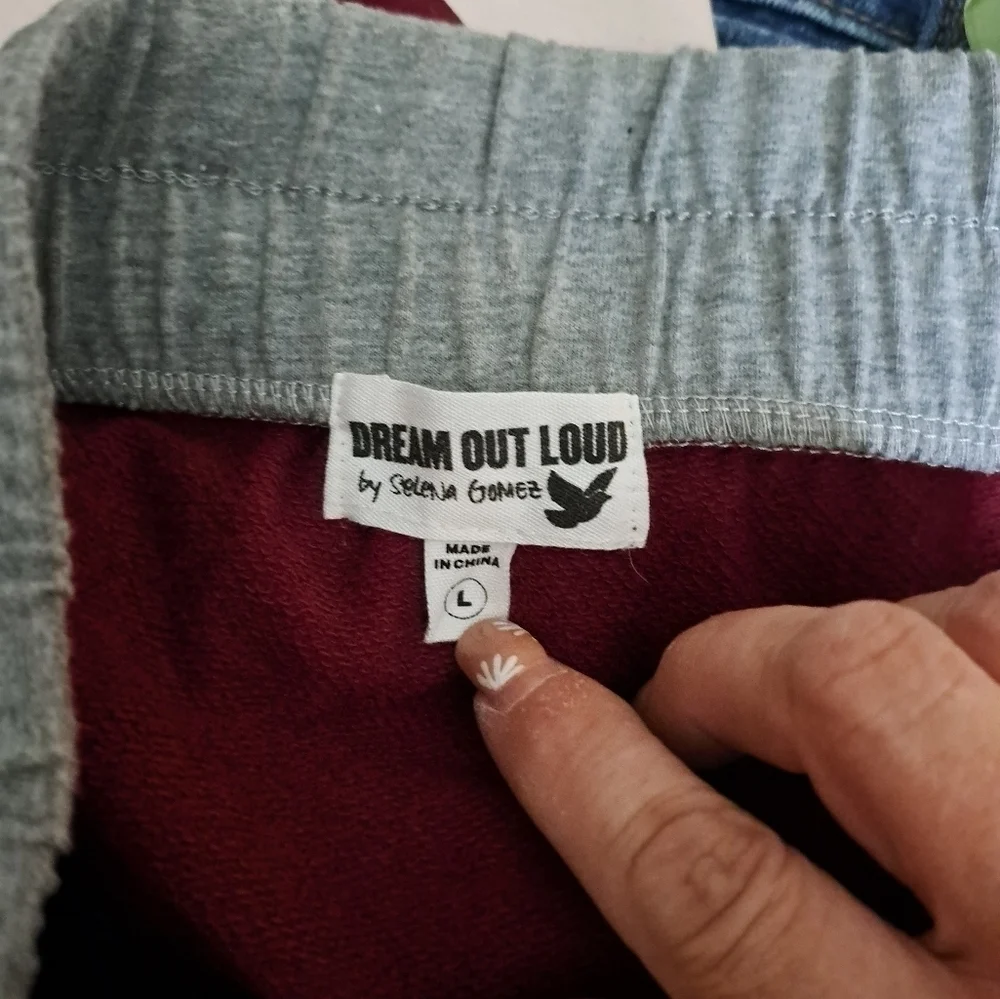 Dream out loud large skirt NWT 5/$25